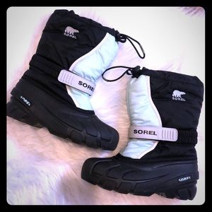 Sorel boots size 2 kids